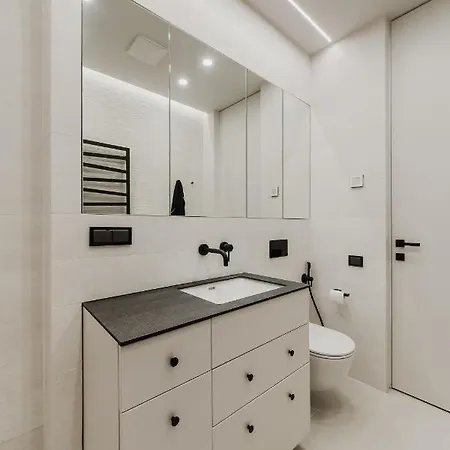 Urban Luxury - 5 Min To Old Town Apartamento *