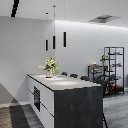 Urban Luxury - 5 Min To Old Town Apartamento